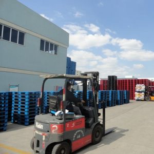 Pallet stacking and storage: What's the best method?