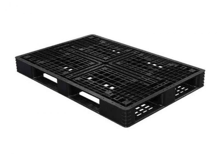 How much does a pallet weigh?