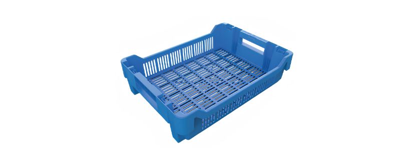 Ventilated plastic berry crates for berries