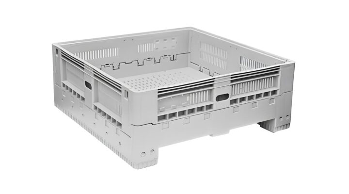 Collapsible plastic crate for stone fruit and broccolini harvesting